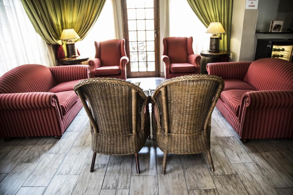 La Vie & Rose Lodge Блоемфонтейн Екстериор снимка
