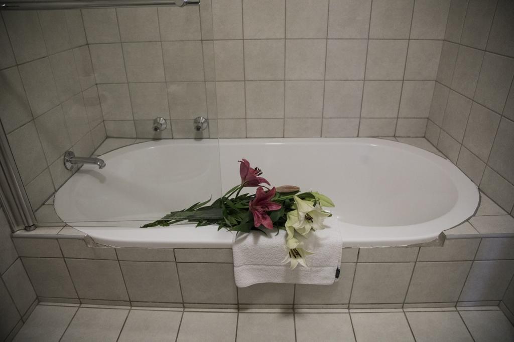 La Vie & Rose Lodge Блоемфонтейн Екстериор снимка
